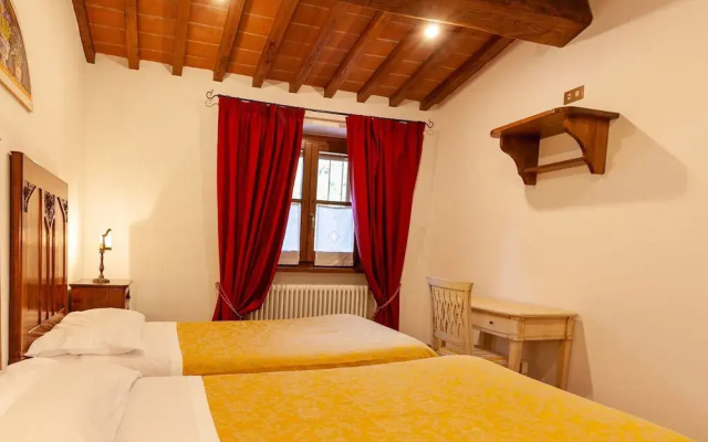 Villa in Lisciano Niccone With Pool & Nature