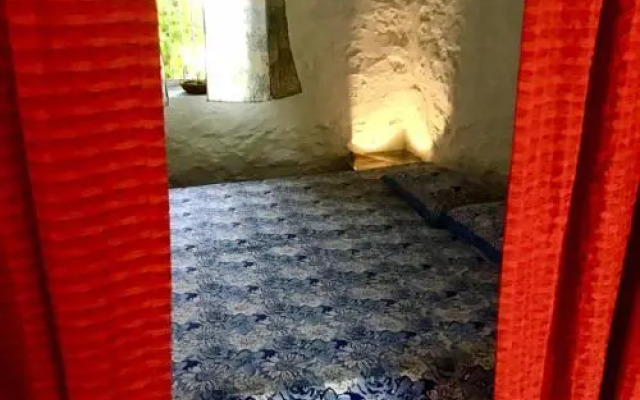 Old British House