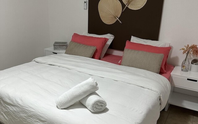 Stylish 3-bed House in Brakkeput Meimei