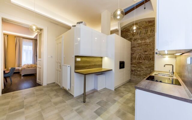Dfive Apartments - Gold