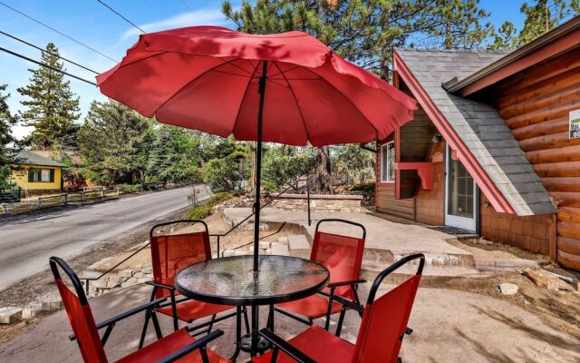 2055-moulin Rouge 2 Bedroom Home by RedAwning