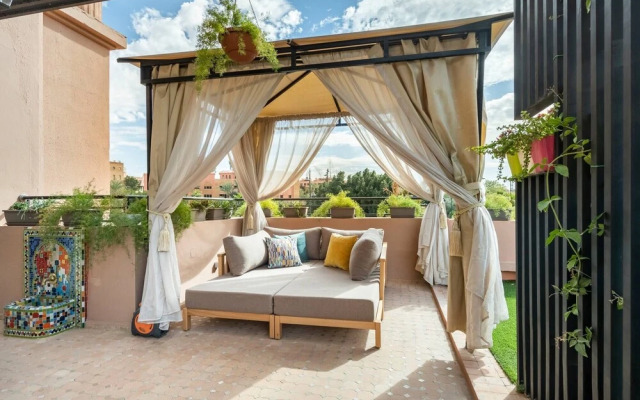 "superbe Appart Méga Terrasse Piscine +big Jardin"