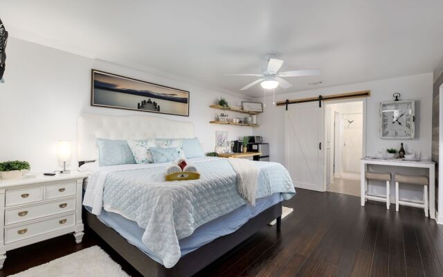 Colleen's Chic Chalet