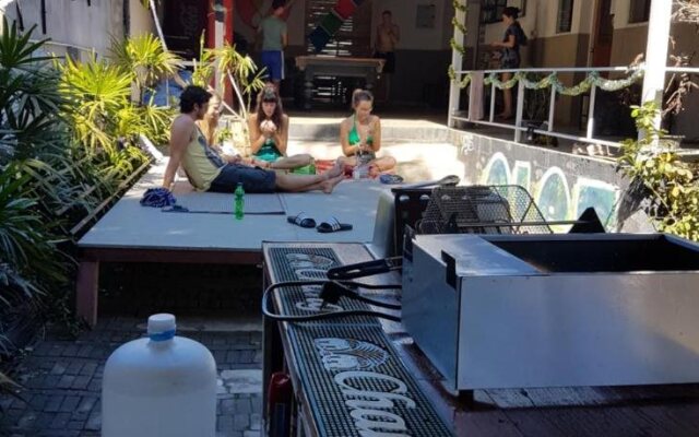 Shut Eye Party Hostel - Adults Only