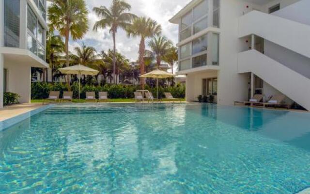 Beach Haus Key Biscayne Contemporary Apartments