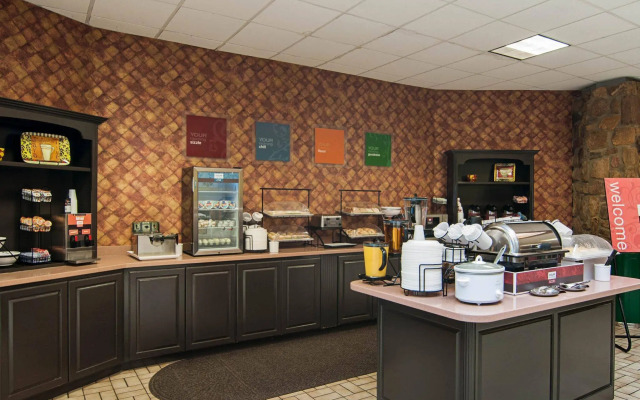 Comfort Inn & Suites near Danville Mall