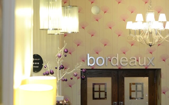 The Valley Hotel & Carriage Gardens