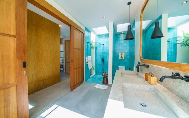 Villa Mango 3 - Amazing 4-bdr Villa in Berawa ! PERFECT LOCATION !