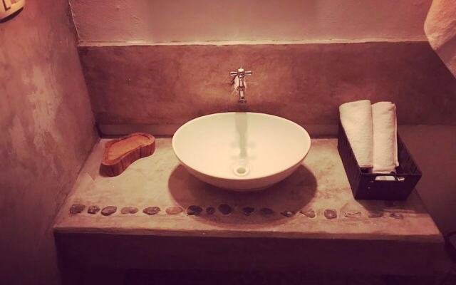 Hotel Lavi