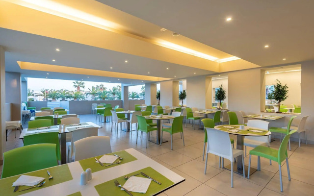 Akti Coast Club