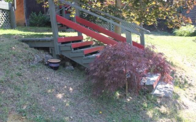 Sunny Bluffs Chalets