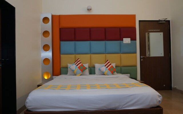 OYO 19690 Home Luxury Farm Lonavala Lake