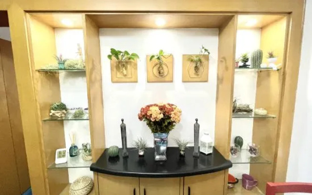 Shanghai Shikumen culture homestay (Guoshun Road)