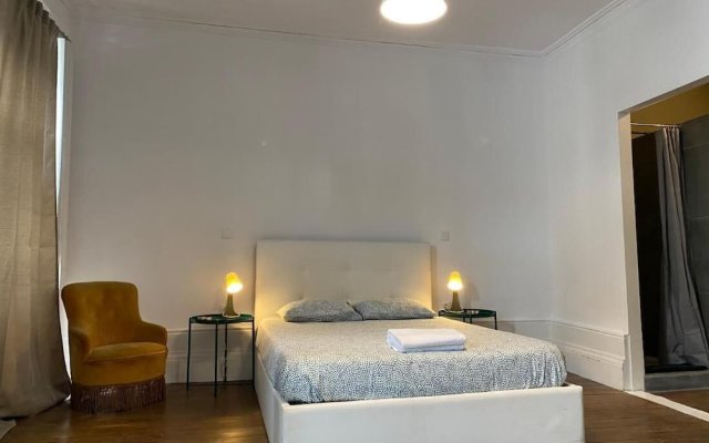 Yellow House Deluxe Double Room With Extra Bed In Porto
