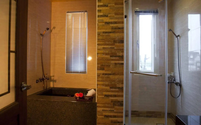 Cloudenjoy B & B