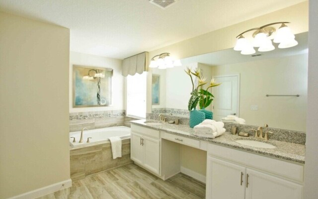 4839 Kings Castle Circle 5 Bedroom Home