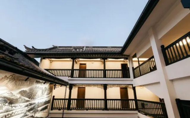 Chuxiong Fanyin Xishe (Yiren Ancient Town Scenic Area Store)