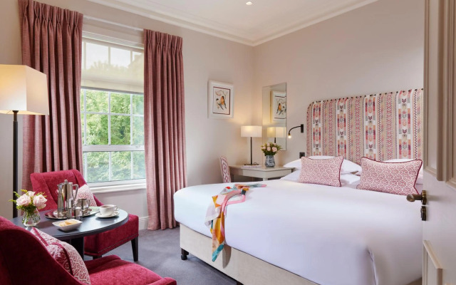 Hotel Actons