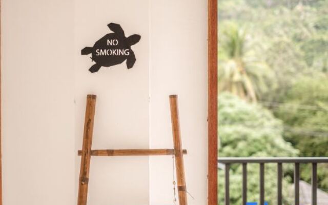 The Dearly Koh Tao Hostel