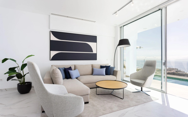 Crystal I Luxury Apartments