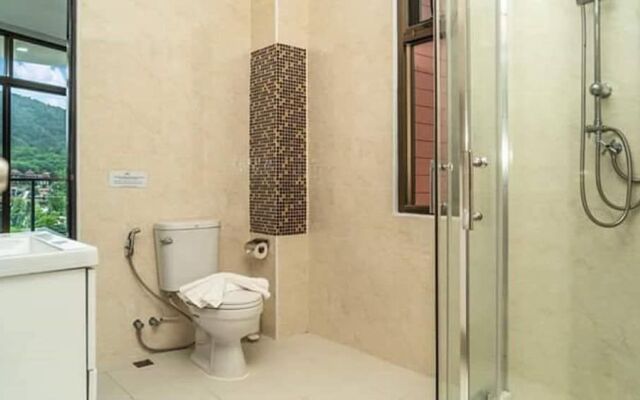 Naiharn Condominium Phuket