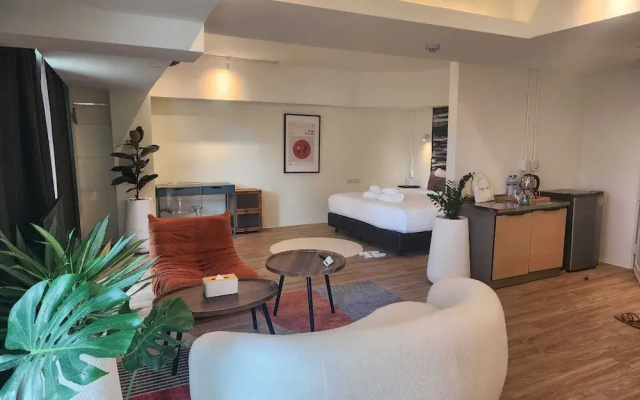 ZAYN Phrom Phong Hotel - Near Skytrain Phrom Phong Station