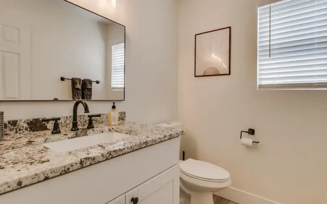 Upgraded 4-bdrm Beautiful Home W/pool!