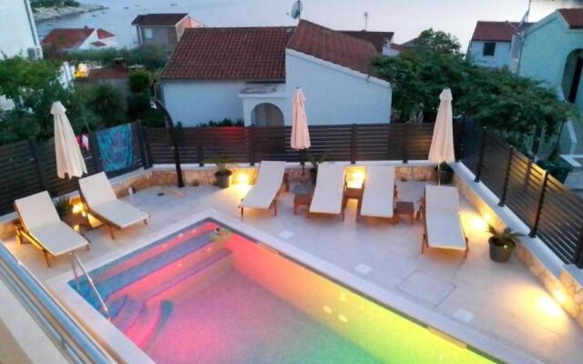 Mirka - With Heated Pool - H