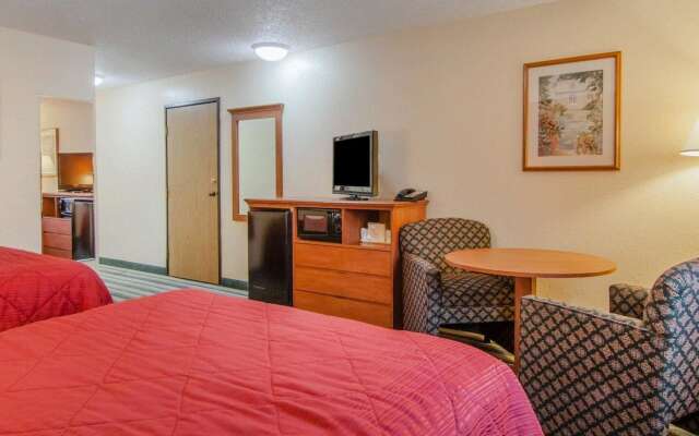 Quality Inn & Suites Medford Airport