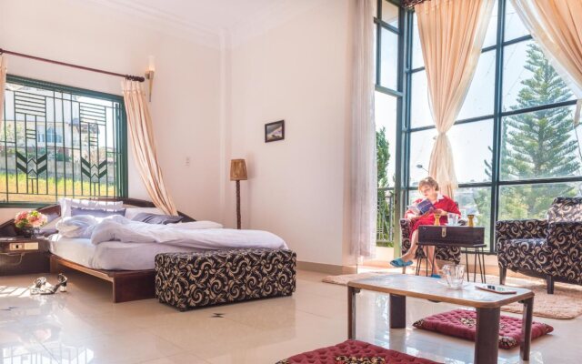 Moon's Hill Villa