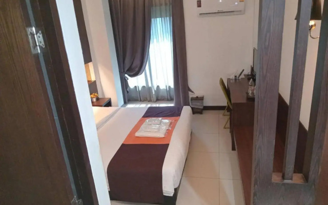 Collection O The Bangkok Airport Link Suite