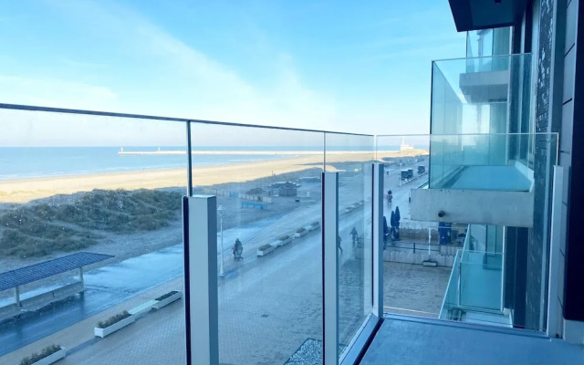 Beachside Modern Retreat