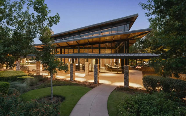 The Woodlands Resort, Curio Collection by Hilton
