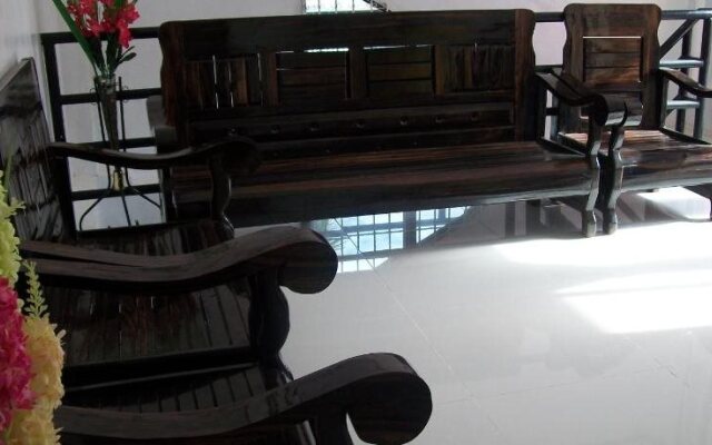 Charm Guest House - Hostel