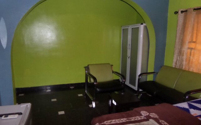 Maximus Suites