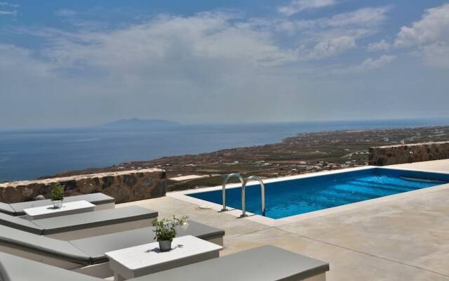 Theano Cave Suites & Villas