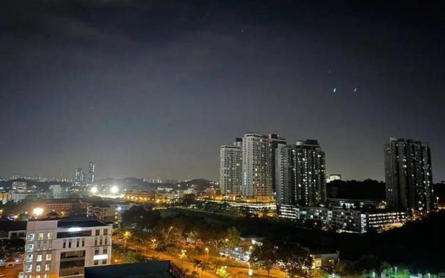 D13A, Cyberjaya, Netflix, Wifi, Parking, Balcony