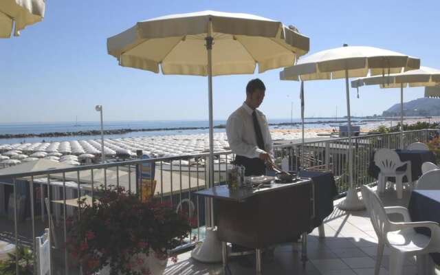 Hotel Caravelle