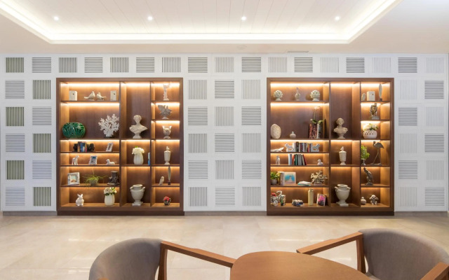 King Maron Wellness Beach Hotel
