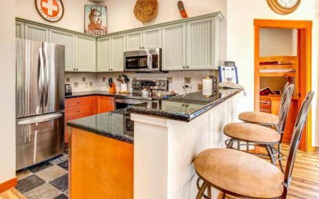 Eagle Springs East 101: Red-Wing Suite