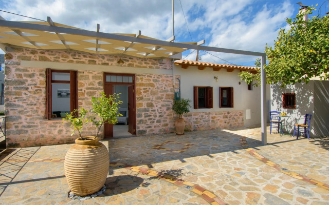 Pavlakis Lemon-Tree House