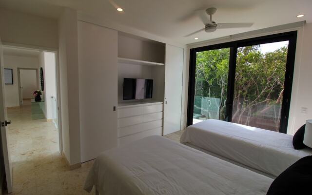 Bahia Principe Vacation Rentals - Four-Bedroom House