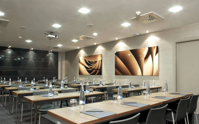 AC Hotel Victoria Suites by Marriott