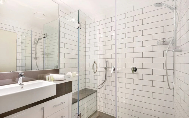 2 BDR in Botanical District Free Carpark