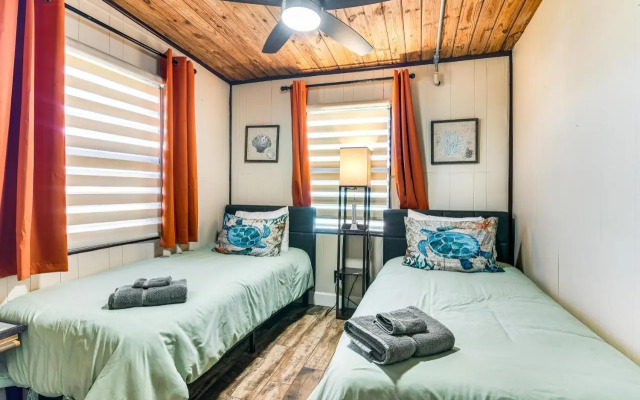 Private Pool, Deck & Patio: Galveston Oasis!
