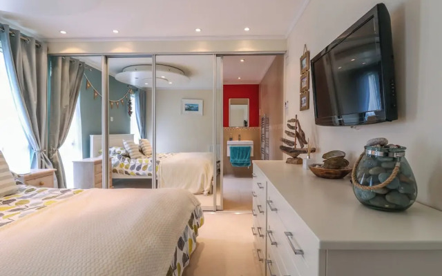 Owls Retreat, Lodge 11