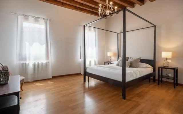Herion Palace Apt 2 by Wonderful Italy