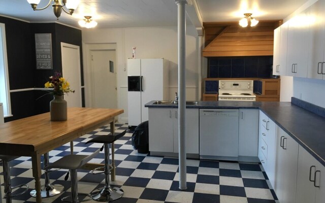 Auberge au toit rouge