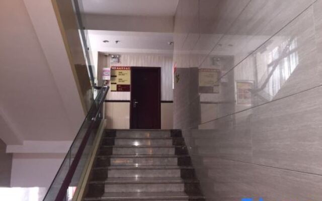 Xixia Chaoyue Business Hotel