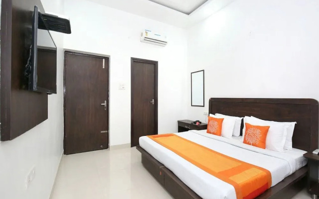 OYO 11421 Regal Residency
